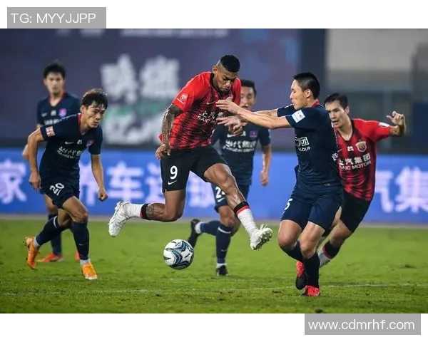 重庆足球队与上海足球队赛后分析：力量对决的精彩瞬间与战术解析